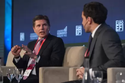 Alejandro Nicolás Aguzin. El banquero argentino lideró la Bolsa de Hong Kong tras una extensa carrera en J.P. Morgan.