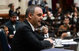 Manuel Adorni durante la presentación del informe de gestión en Diputados