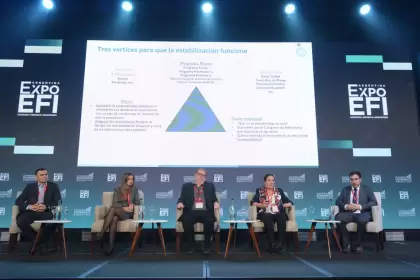 El panel macroeconómico de la Expo EFI contó con las exposiciones de Emmanuel Álvarez Agis, Andrés Borenstein, Marina Dal Poggetto y Pilar Tavella.