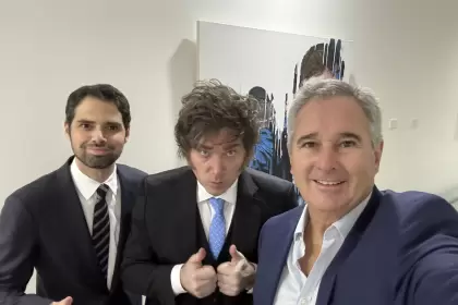 Javier Milei, Ian Sielecki (embajador en Francia) y el canciller Pablo Quirno