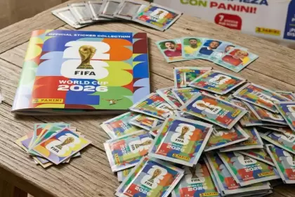 El álbum oficial Panini del Mundial 2026 y sus sobres, un ritual que llega a su fin tras el anuncio de la FIFA