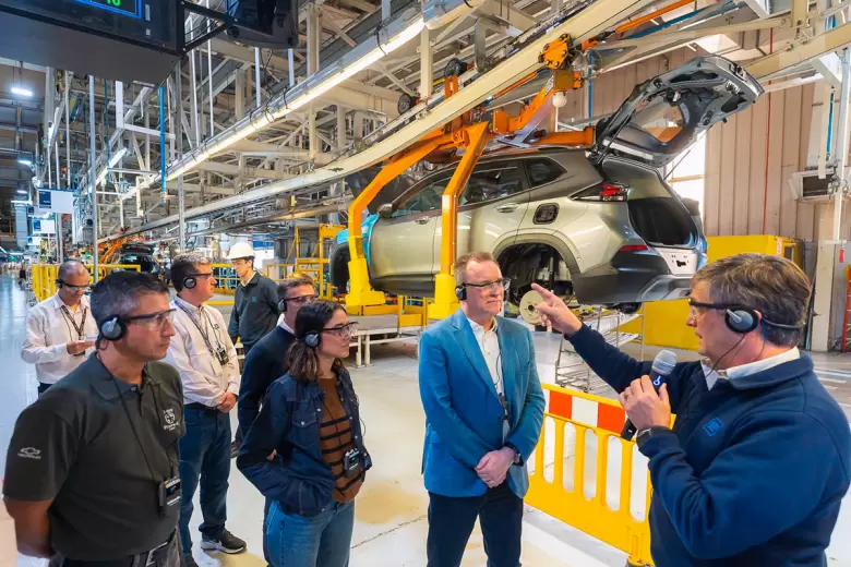 Thomas Owsianski recorrió en marzo la planta de GM en Rosario.