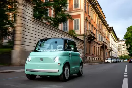 El Nuevo Fiat Topolino se lanzó en 2024 como cuadriciclo eléctrico pero ahora Stellantis va por algo más importante.