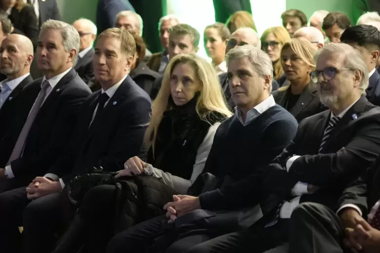Milei anunció una baja de retenciones y destacó el récord exportador del sector agropecuario