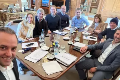 La mesa política del Gobierno se reunió tras la guerra libertaria y definió la agenda legislativa