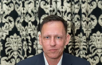Peter Thiel mira a Argentina como refugio y el Gobierno acelera su plan de "pasaporte dorado" para grandes inversores