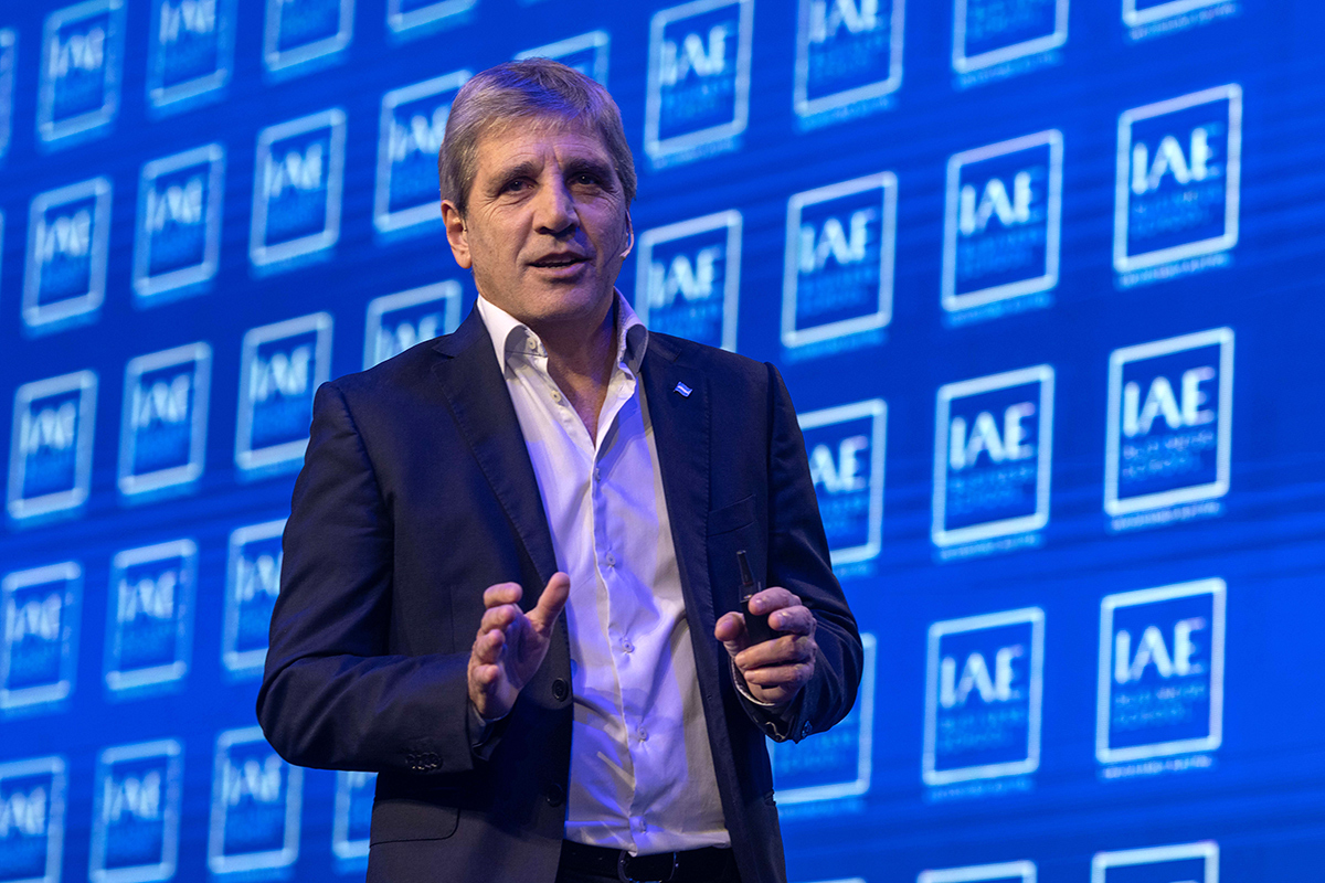 Luis Caputo: Optimismo por la economía argentina en 2027