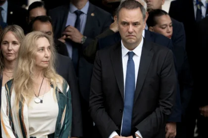 Karina Milei y Manuel Adorni