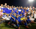 Selección de Curazao festejando la clasificación al Mundial 2026. (@TheBlueWaveFFK)
