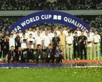Selección de Uzbekistán festejando la clasificación al Mundial 2026.