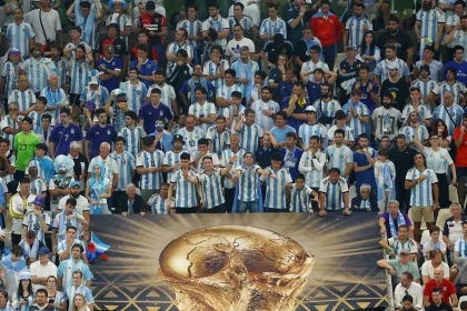 Los argentinos hacen cuentas y preparan el bolsillo para acompañar al campeón en su estreno en Kansas