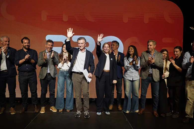 Macri se reunió con Frigerio y Pullaro en Santa Fe, donde encabezó el acto Próximo Paso Centro - PRO