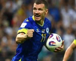 Edin Dzeko, bandera de Bosnia 