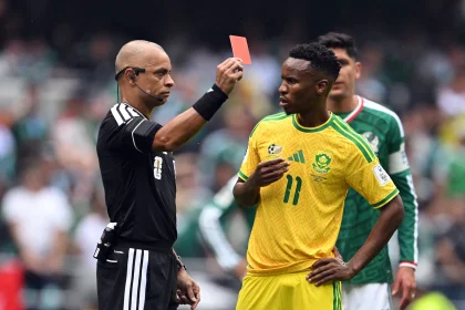 Wilton Sampaio fue protagonista con tres expulsados en el partido entre México y Sudáfrica por el Mundial 2026