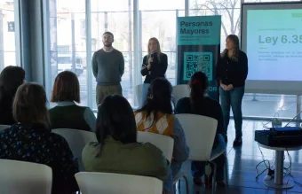 Mercedes Joury, subsecretaria de Personas Mayores, durante la apertura de la formación sobre trato digno.