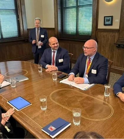 Mendoza presentó las reformas regulatorias que impulsa para mejorar el clima de negocios.