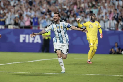 Messi en el grito del 1 a 0 contra Argelia.