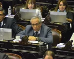 Suárez Lastra insta a los líderes radicales a salir de la zona de confort para presentar una alternativa competitiva en las próximas elecciones.