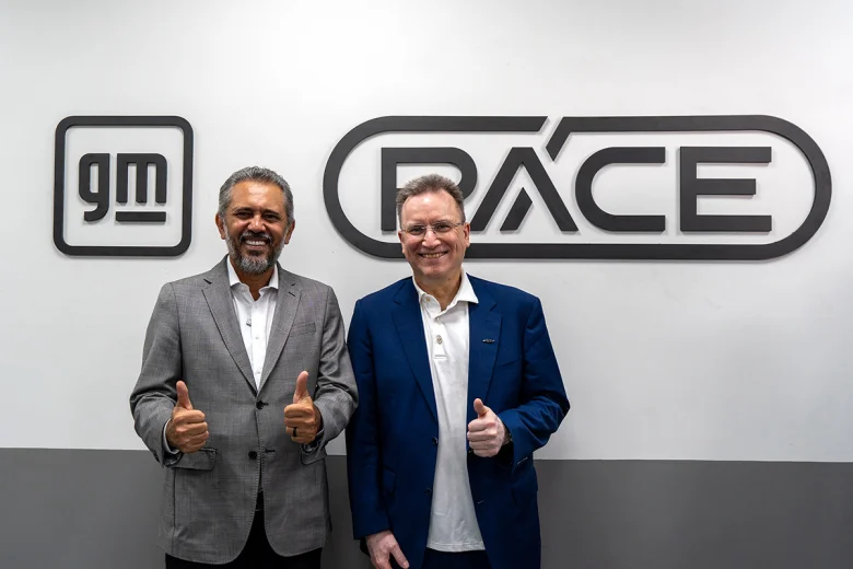 Rodrigo Teixeira de PACE y Thomas Owsianski de GM. - D
