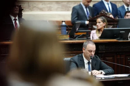 Manuel Adorni sería interpelado por el Senado el 2 de julio