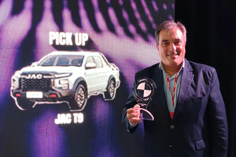 Argento adelanta que lanzarán más versiones de la pick-up JAC T9. - s