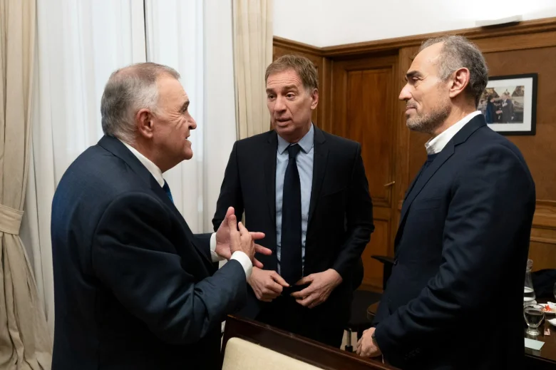 "Lule" Menem participó de algunos encuentros de Santilli con gobernadores - Ministerio del Interior