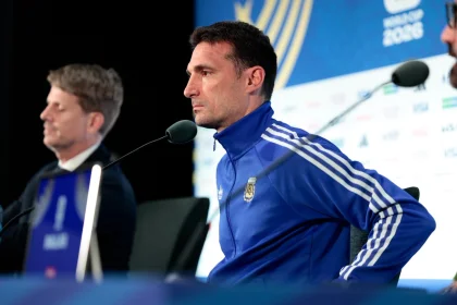 Lionel Scaloni en conferencia de prensa.