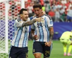 El festejo entre Messi y Enzo Fernández que sintetiza el desahogo argentino.