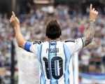 El tradicional festejo de Messi dedicado a su abuela Celia, una marca registrada en su carrera.