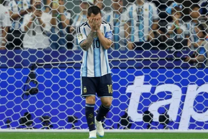 Lionel Messi, tras fallar el penal ante Austria, en Dallas