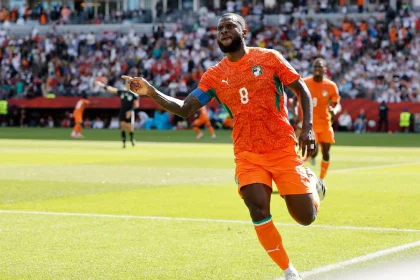 Kessié viene de marcar ante Alemania y es uno de los jugadores más experimentados que tiene Costa de Marfil