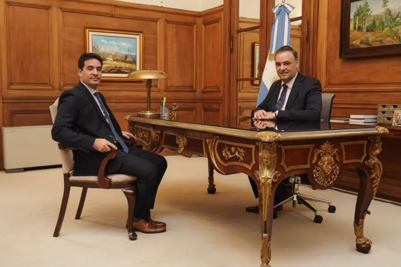 El flamante vocero presidencial, Adrián Ravier, y el jefe de Gabinete, Manuel Adorni - X Adrián Ravier
