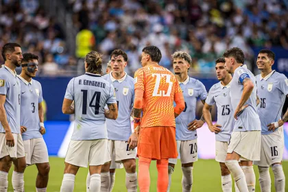 Uruguay define su futuro en el Grupo H ante el líder