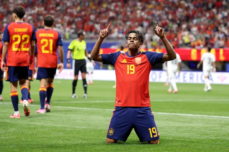 FOI-SOC-SPO-WCS-SPAIN-V-SAUDI-ARABIA:-GROUP-H-FIFA-WORLD-CUP-2 - JUSTIN SETTERFIELD