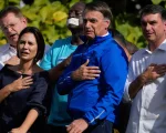 De izquierda a derecha: Michelle, Jair y Flávio