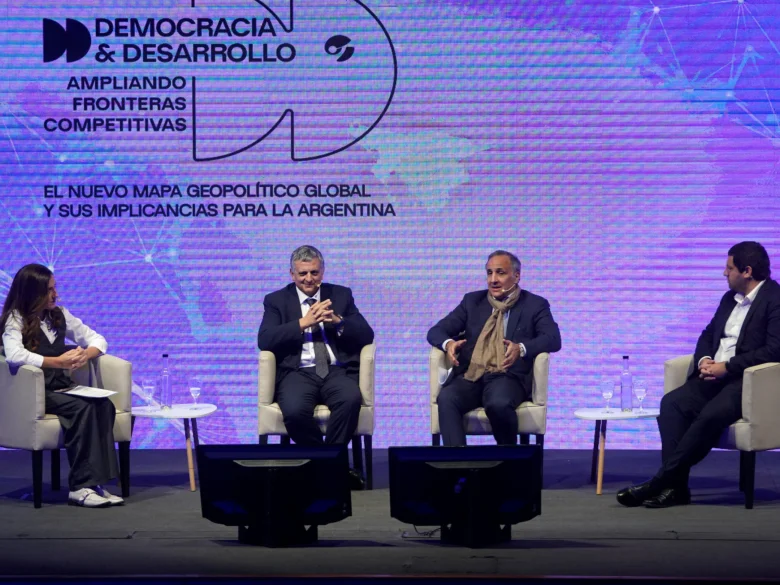 Democ - DEMOCRACIA Y DESARROLLO 
MARCOS BULGHERONI
FOTO GUILLERMO RODRIGUEZ ADAMI
