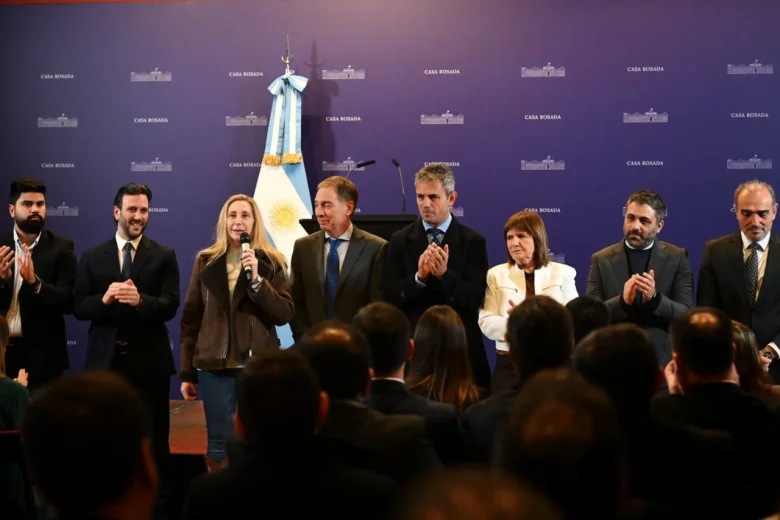 Milei mueve el tablero: reunió a LLA y acelera la reforma del BCRA - e