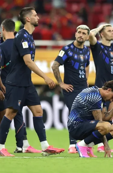 La eliminación mundialista pone rápidamente al Uruguay otra vez frente a sus problemas
