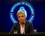 Caputo prepara el plan clave para blindar la deuda 2027 y el mercado mira si baja el riesgo país
