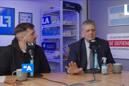 El ejecutivo pasó por el estudio de La Fábrica Podcast .