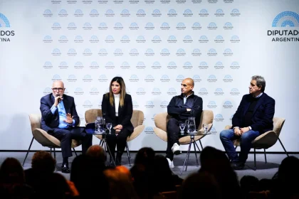 Falcone encabezó una jornada de debate.