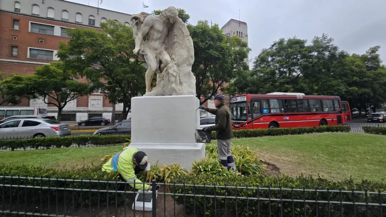 monumento - ee