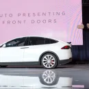 Tesla desmanteló una línea de producción de autos para fabricar robots humanoides 
