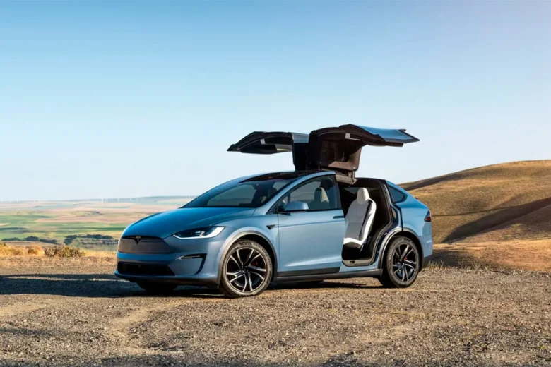 El Tesla Model X se lanzó en 2015 y fue una revolución para la industria. - d