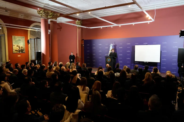 Milei quiere cerrar la canilla de la emisión para siempre: las seis claves de la reforma del Banco Central - e