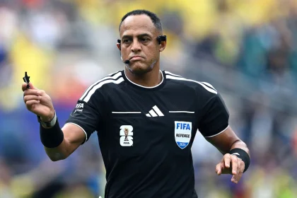 Ismail Elfath, el árbitro designado para la semifinal entre Argentina e Inglaterra