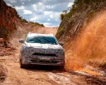 La nueva pick-up de Renault se ensaya en diferentes escenarios naturales.
