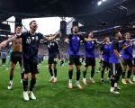 La alegría de los jugadores argentinos tras la histórica victoria por 2-1 frente a Inglaterra en las semifinales.