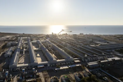 El nuevo sistema de almacenamiento contempla la adquisición de 48 contenedores de baterías y seis transformadores de potencia de 10 MW cada uno.