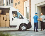 Milei cambia el sistema postal: habilita exportaciones sin tope y baja impuestos para compras afuera